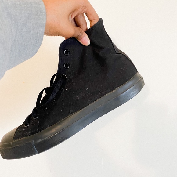 Black Converse - Picture 2 of 4